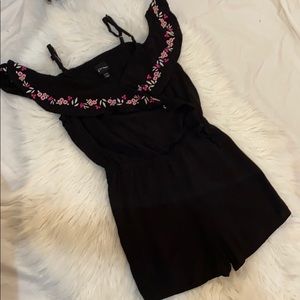 Girls off shoulder romper Size 7
